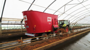 Choosing the best mixer wagon for your farm